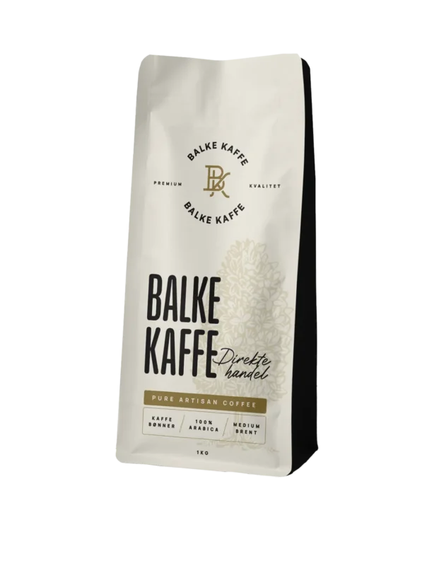Den beige posen til Balke Kaffe er merket som ren håndverkskaffe, med 100 % Arabica-bønner i middels stekt og veier 1 kg.