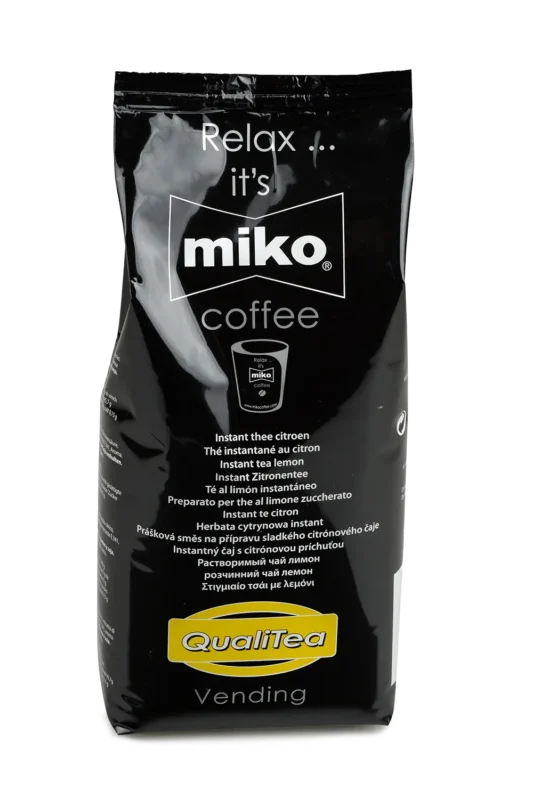 En svart pose Miko instant sitron tea med teksten "Relax it's Miko coffee" og "QualiTea Vending" på forsiden. Flere oversettelser av "Instant tea lemon" vises.