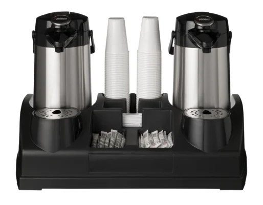 To kaffedispensere i rustfritt stål, stabler med hvite engangskopper og rom med sukkerpakker og rørepinner i et svart organiseringsbrett - perfekt for servering av ferske brygg fra din Kaffetrakter TH.